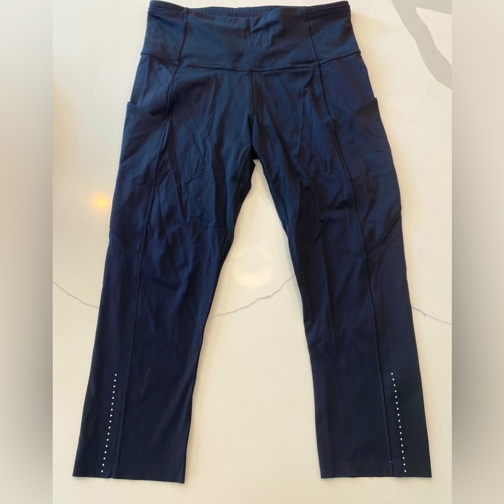 Black crop lululemon leggings size 6 - Picture 1 of 3